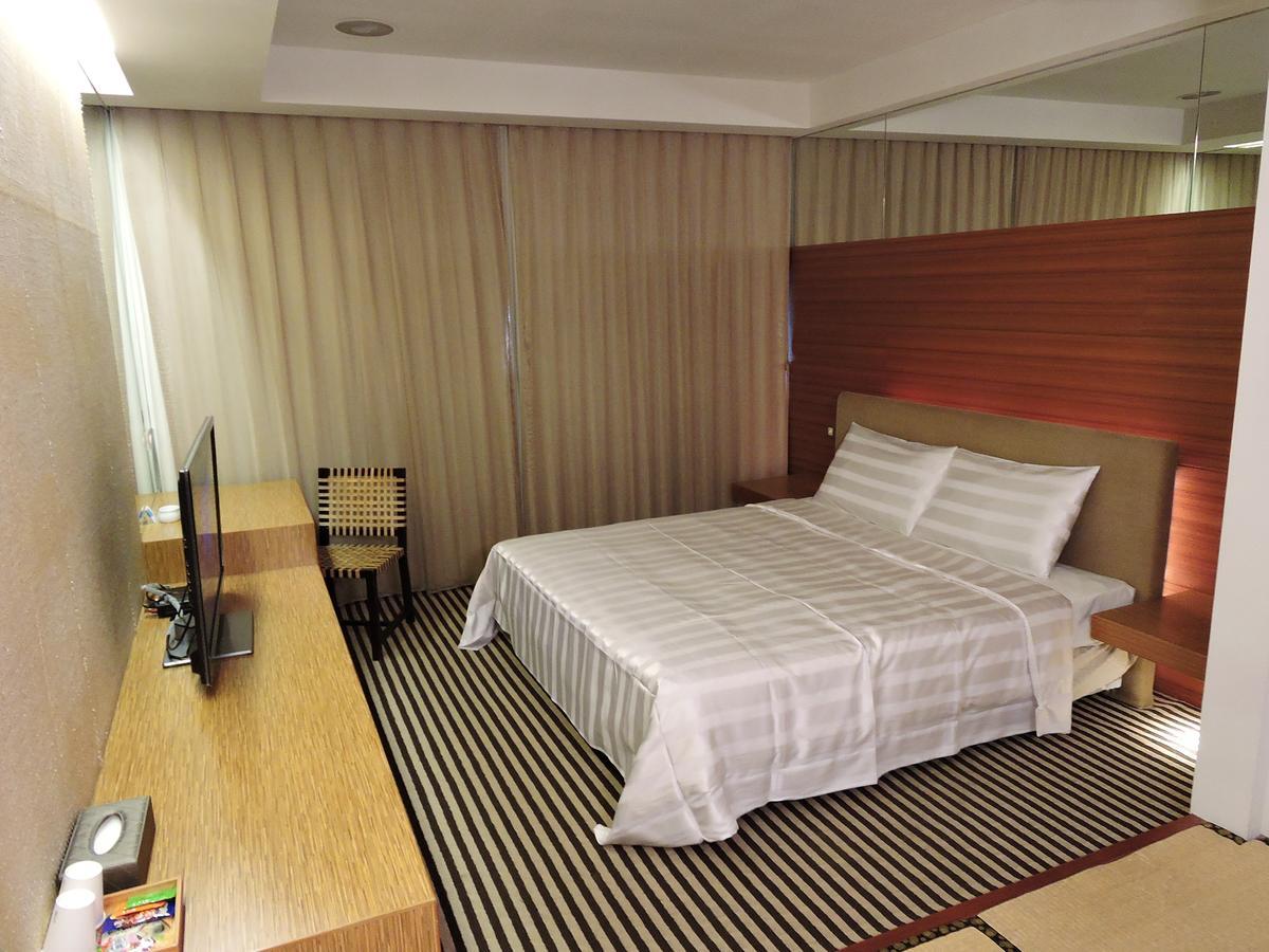 Edinburgh Motel Tainan Exterior foto