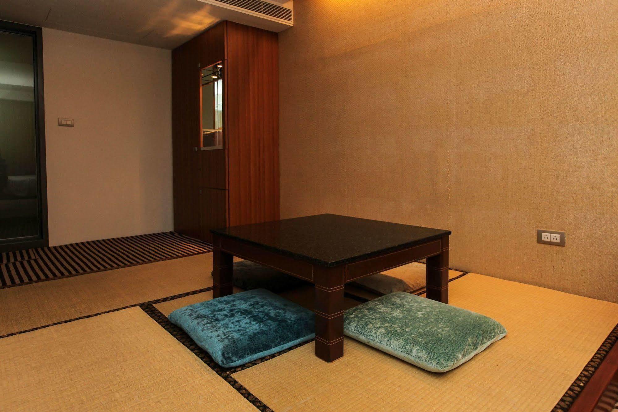 Edinburgh Motel Tainan Exterior foto